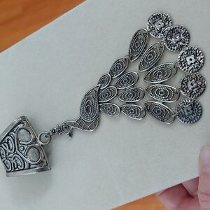 Silvertone 5.5" Peacock Scarf Slide Metal Clip